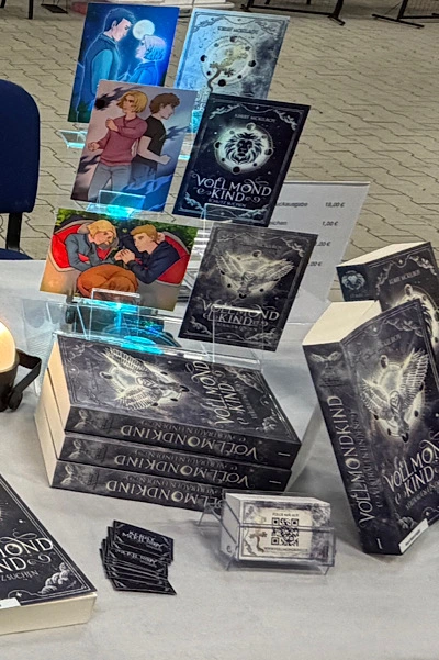 meine Lesezeichen, Cover-Postkarten und Motiv-Charakterkarten ergeben ein einzigartiges Buch-Bundle